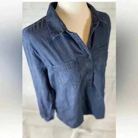 Liz Claiborne top Blue Denim Chambray Polka dot Roll Sleeve Shirt Woman’s size L - Picture 6 of 12
